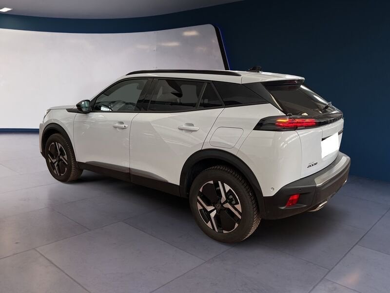 Peugeot 2008 II 2023 1.2 hybrid Active 136cv e-dcs6 usato a Torino