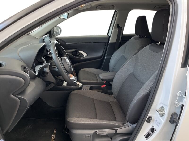 Toyota Yaris Cross 1.5h Business fwd 116cv e-cvt  usato a Torino