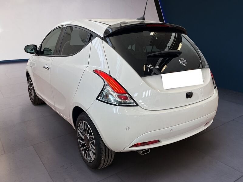 Lancia Ypsilon III 2021 1.0 firefly hybrid Gold Plus s&s 70cv 5p.ti usato a Torino