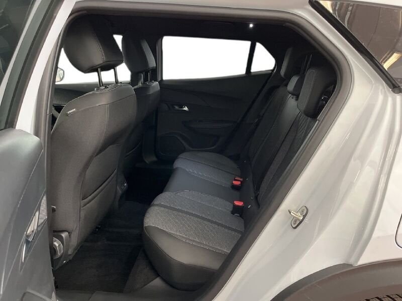 Peugeot 2008 II 2023 1.2 hybrid Active 136cv e-dcs6 usato a Torino