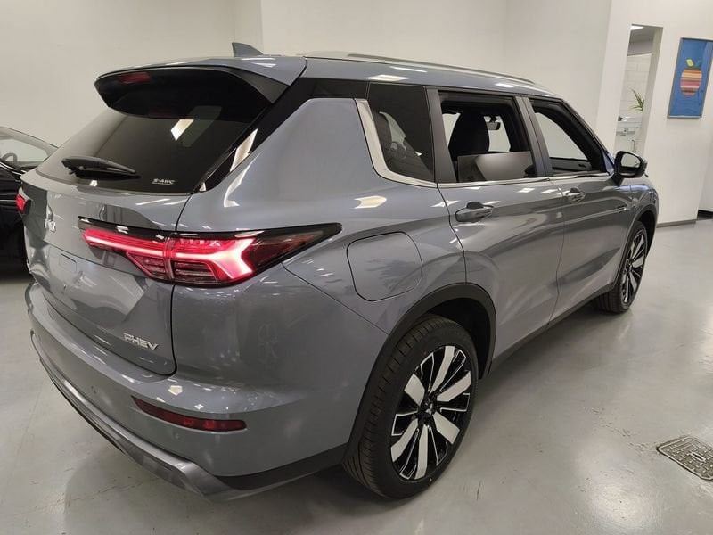 Mitsubishi Outlander PHEV 2.4L PHEV INTENSE ibrido nuova - 9