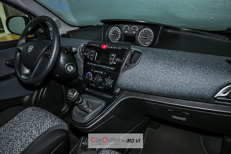 Lancia Ypsilon 1.0 FireFly 70cv S&S Hybrid SILVER ibrido usata - 8