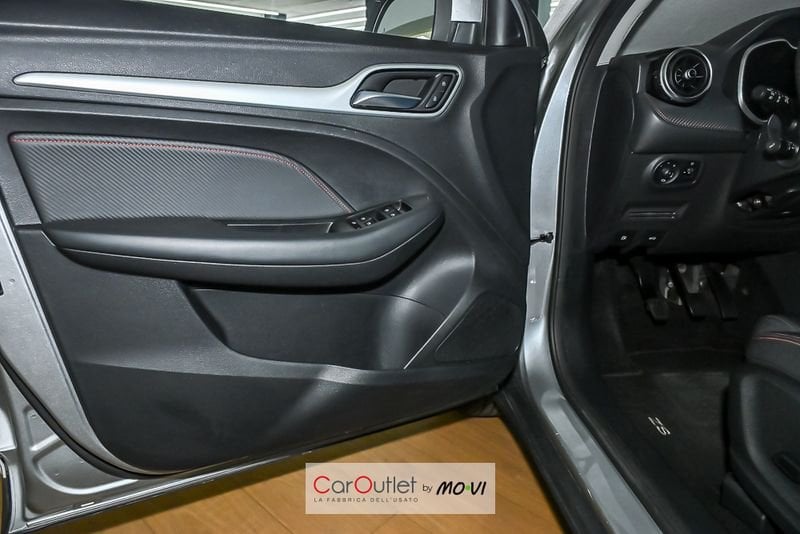MG ZS 1.5 Luxury benzina usata - 15