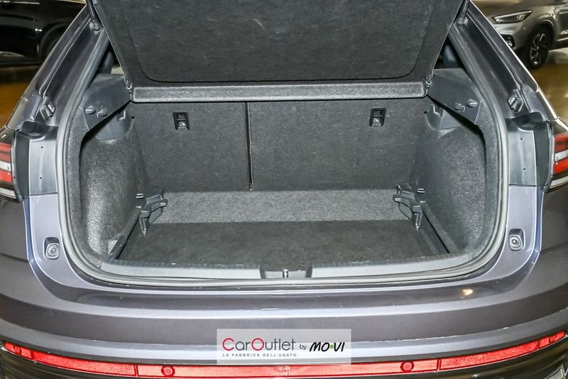 Volkswagen Taigo 1.5 TSI ACT 150 CV DSG R-Line benzina usata - 7