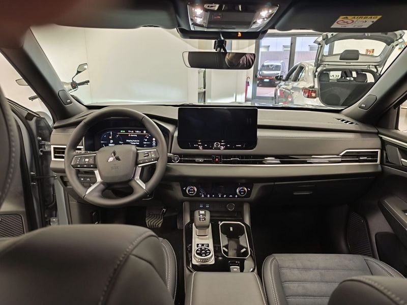 Mitsubishi Outlander PHEV 2.4L PHEV INTENSE ibrido nuova - 4