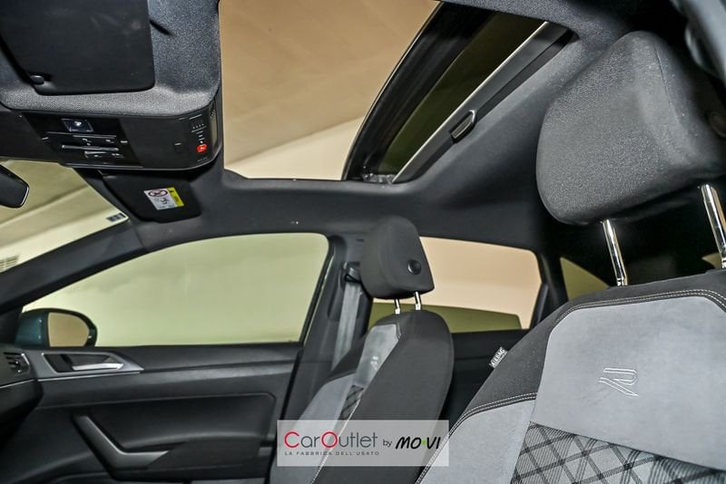 Volkswagen Taigo 1.5 TSI ACT 150 CV DSG R-Line benzina usata - 4