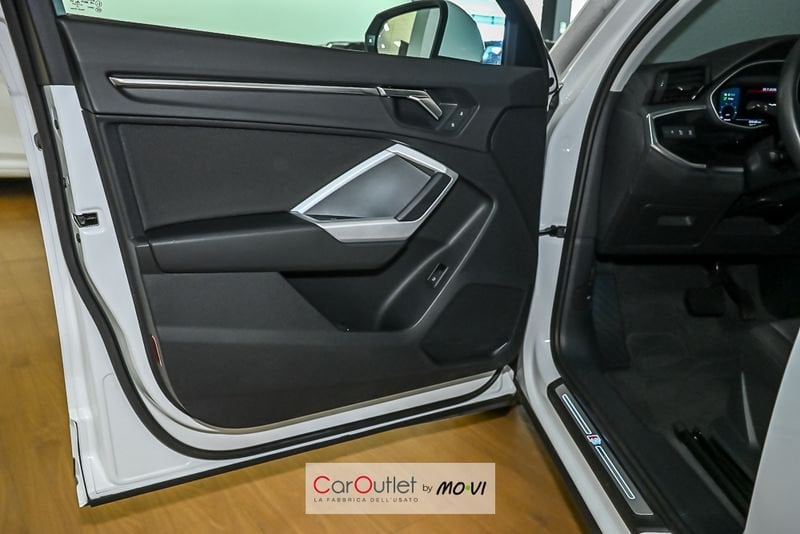 Audi Q3 45 TFSI e S tronic S Line Edition ibrido usata - 15