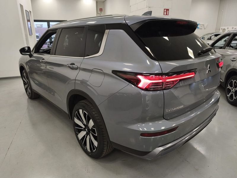 Mitsubishi Outlander PHEV 2.4L PHEV INTENSE ibrido nuova - 7