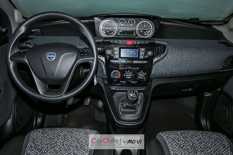 Lancia Ypsilon 1.0 FireFly 70cv S&S Hybrid SILVER ibrido usata - 9