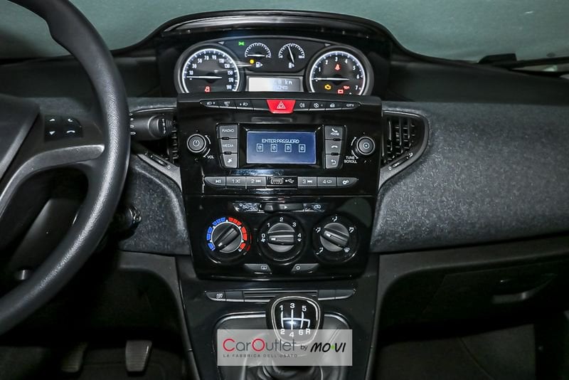 Lancia Ypsilon 1.0 FireFly 70cv S&S Hybrid SILVER ibrido usata - 10