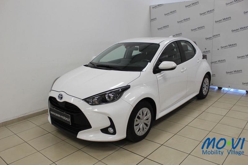 Toyota Yaris Hybrid Active MY22 ibrido usata