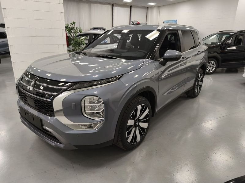 Mitsubishi Outlander PHEV 2.4L PHEV INTENSE ibrido nuova