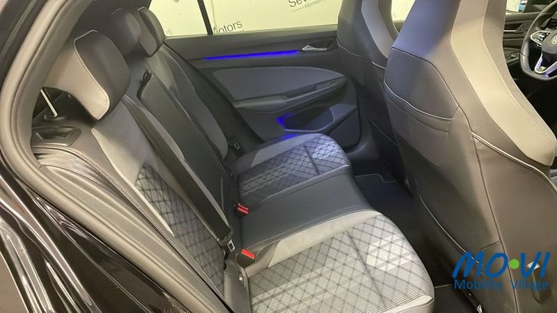 Volkswagen Golf  1.5 eTSI 130 CV EVO ACT DSG R-Line Ibrida usata - 16