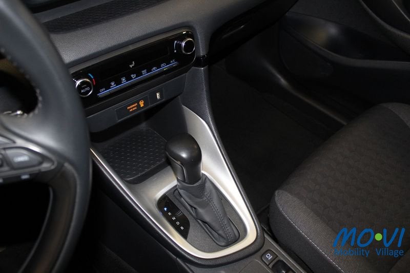 Toyota Yaris Hybrid Active MY21 ibrido usata - 9