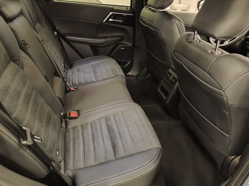 Mitsubishi Outlander PHEV 2.4L PHEV INTENSE ibrido nuova - 10