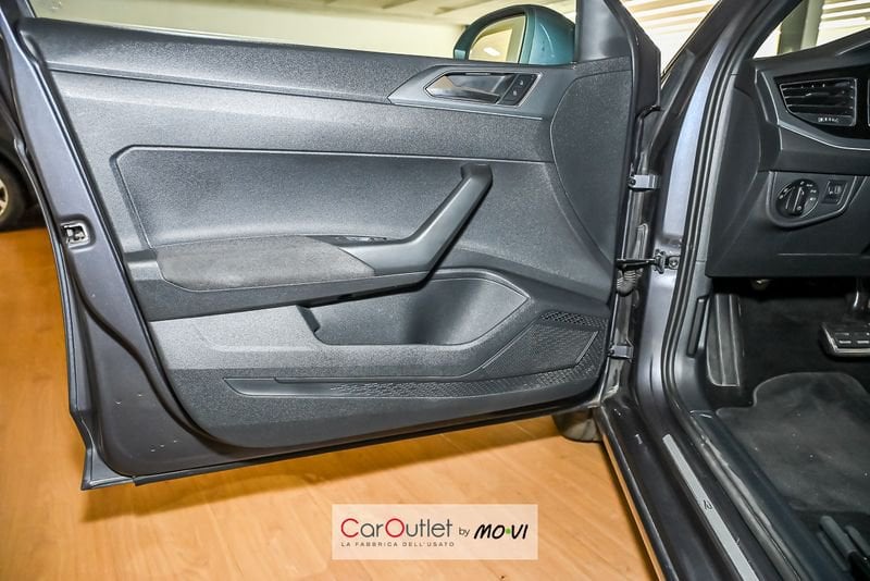 Volkswagen Taigo 1.5 TSI ACT 150 CV DSG R-Line benzina usata - 16