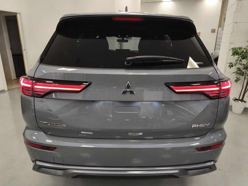 Mitsubishi Outlander PHEV 2.4L PHEV INTENSE ibrido nuova - 8