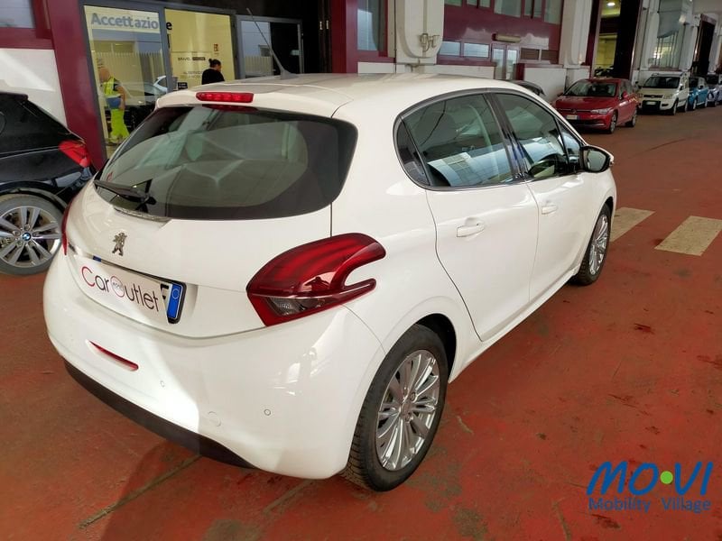 Peugeot 208 BlueHDi 100 Stop&Start 5 porte Allure Diesel usata - 9