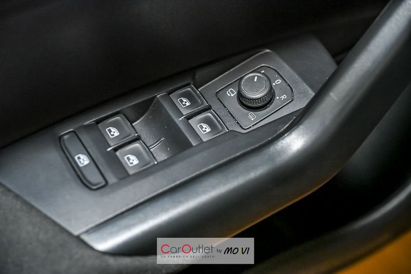 Volkswagen Taigo 1.5 TSI ACT 150 CV DSG R-Line benzina usata - 17