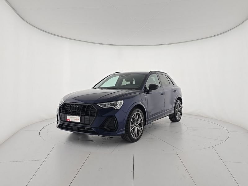 Audi Q3 Q3 45 1.4 tfsi e Identity Black s-tronic