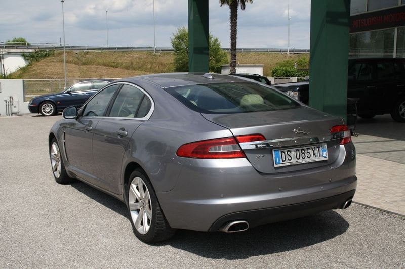 Jaguar XF