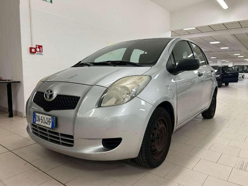 Toyota Yaris Benzina 1.0 5 porte Now Usata in provincia di Cuneo - Fuji Auto - Via Plinio il vecchio  1