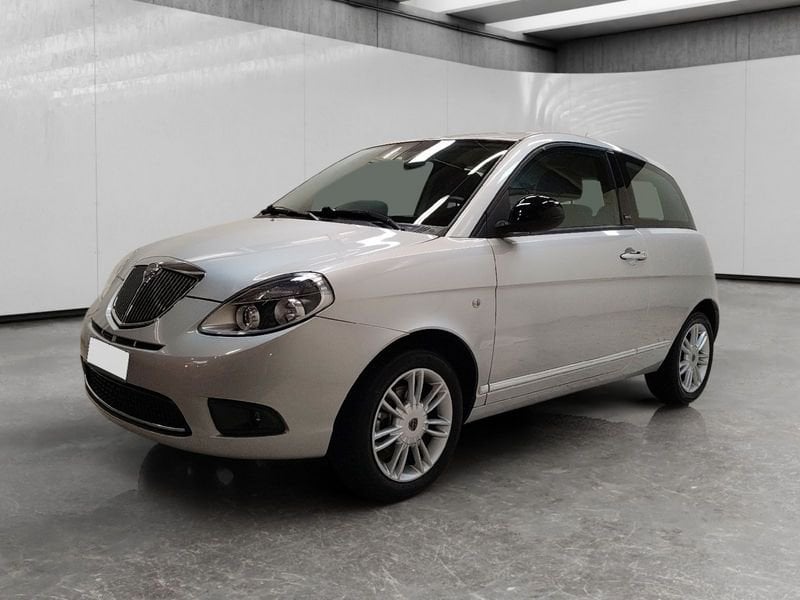 Lancia Ypsilon 1.2 8v Unyca