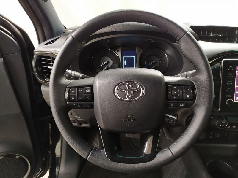 Toyota Hilux  2.8 d double cab Invincible 4wd auto