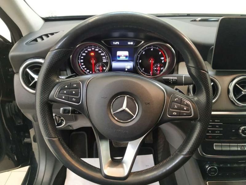 Mercedes-Benz GLA  200 d Sport auto