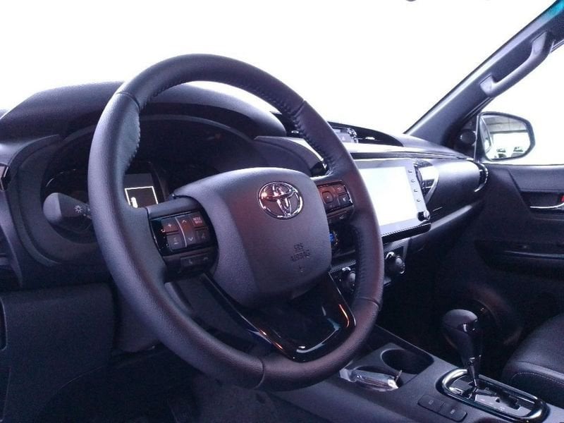 Toyota Hilux  2.8 d double cab Invincible 4wd auto