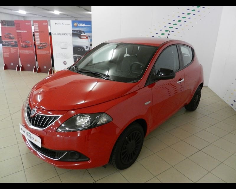 Lancia Ypsilon Iii 2021 1.0 Hybrid Gold S&s 70cv  Usata