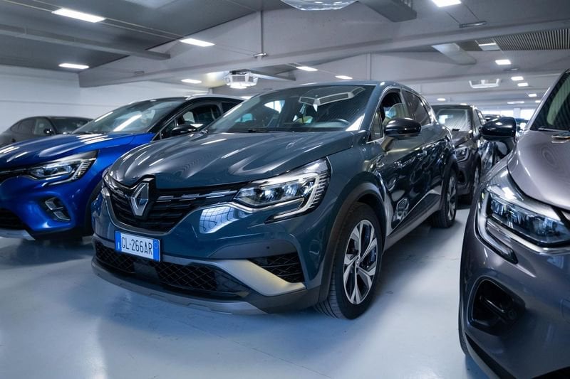Renault Captur 1.6 E-Tech phev RS Line 160cv auto, foto 1 di 18
