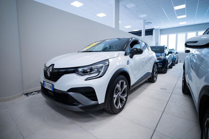 Renault Captur 1.6 E-Tech hybrid RS Line 145cv auto, foto 1 di 16