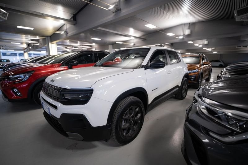 Jeep Avenger 1.2 turbo Longitude fwd 100cv, foto 1 di 10