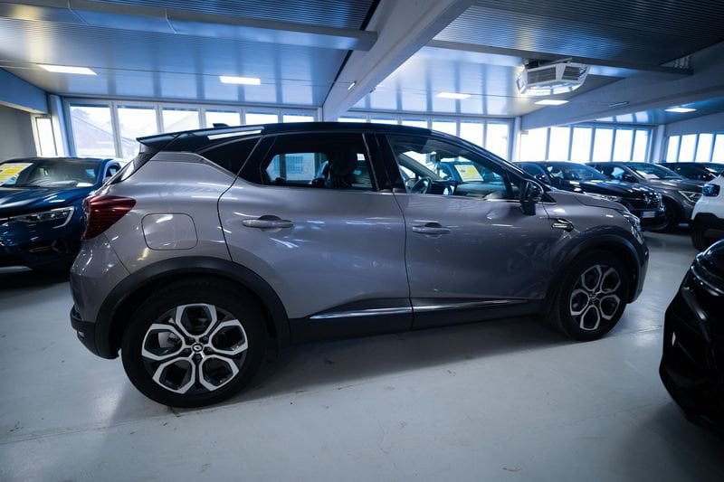 Renault Captur 1.6 E-Tech hybrid Intens 145cv auto, foto 1 di 14