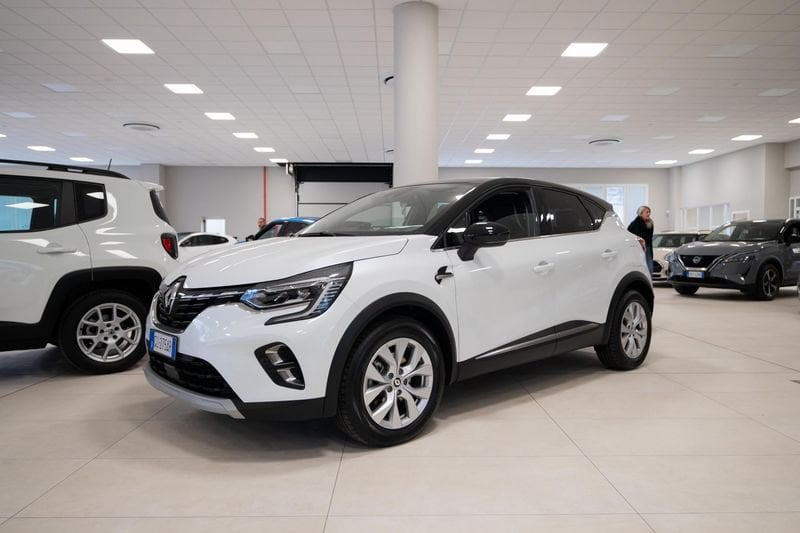 Renault Captur 1.6 E-Tech phev Intens 160 CV, foto 1 di 16