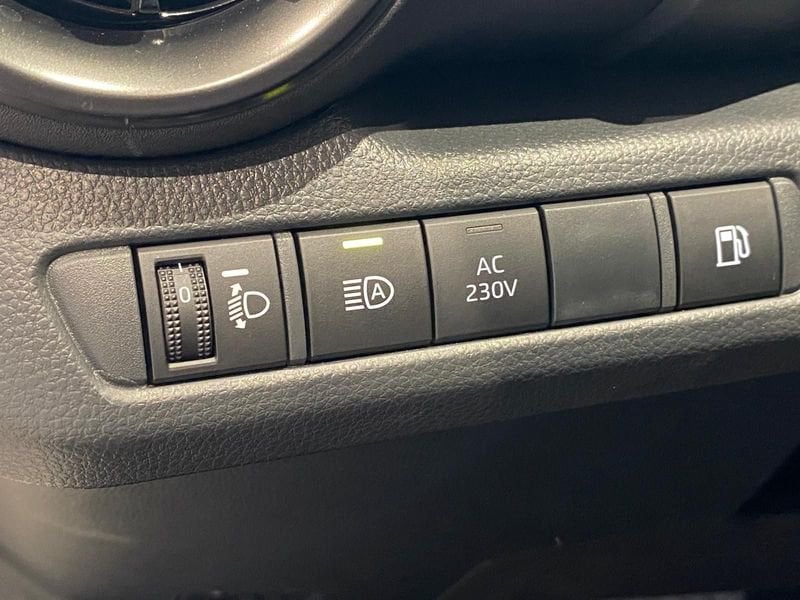 Toyota Toyota - Concessionaria Gesicar Livorno