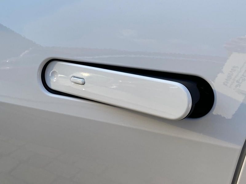 Toyota Toyota - Concessionaria Gesicar Livorno