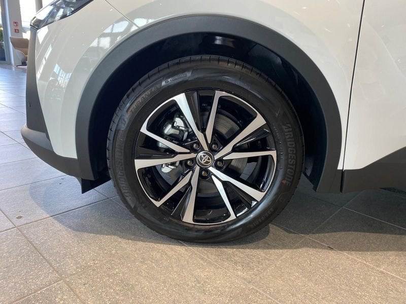 Toyota Toyota - Concessionaria Gesicar Livorno